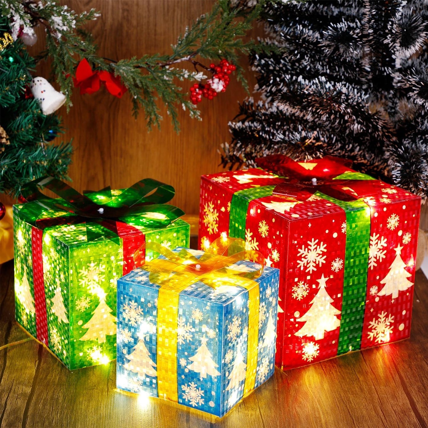 Illuminate Your Holidays with Our Set of 3 Stunning Lighted Gift Boxes – Perfect Christmas Decorations for Indoor and Outdoor Cheer!
